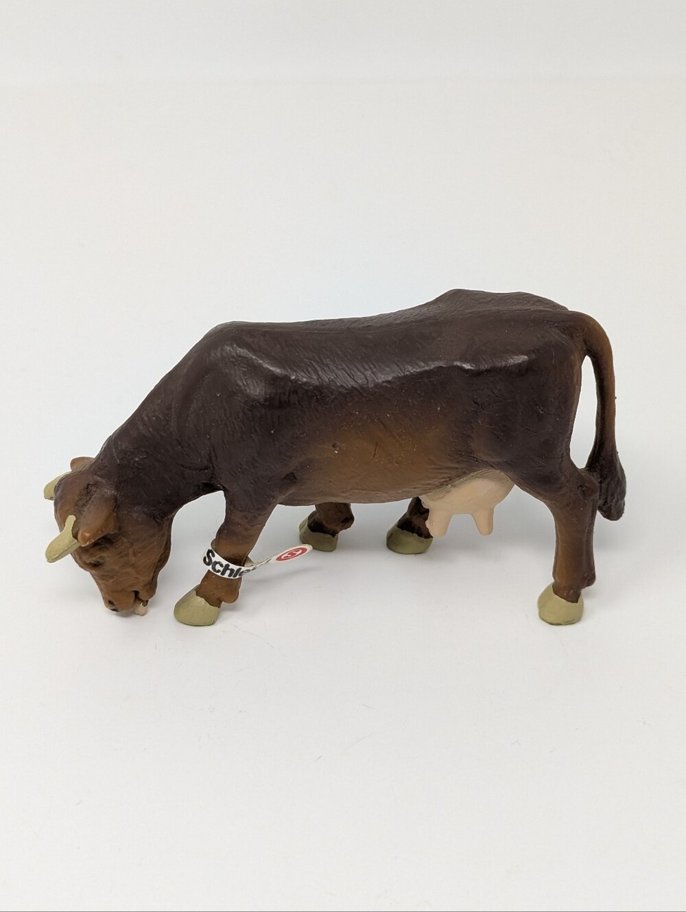Schleich Brown Grazing Cow Portugal 13205